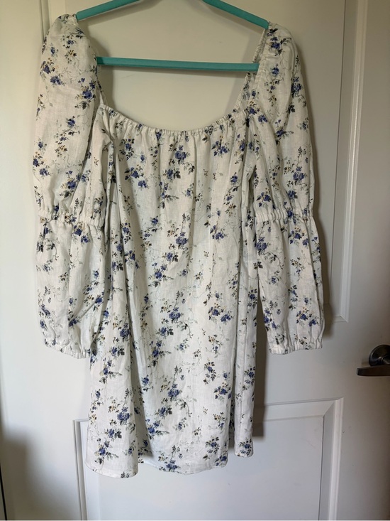 Reformation Dresses & Skirts - Reformation White Floral Puff-Sleeve Mini Dress
